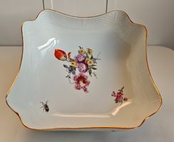 MEISSEN – 4-eckige Obstschale, Dekor Ozier, Blumenmalerei